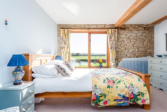 The Farmhouse At Coking Farm Fishery