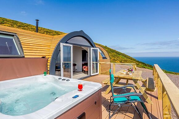 Highland Hot Tub Retreat 1