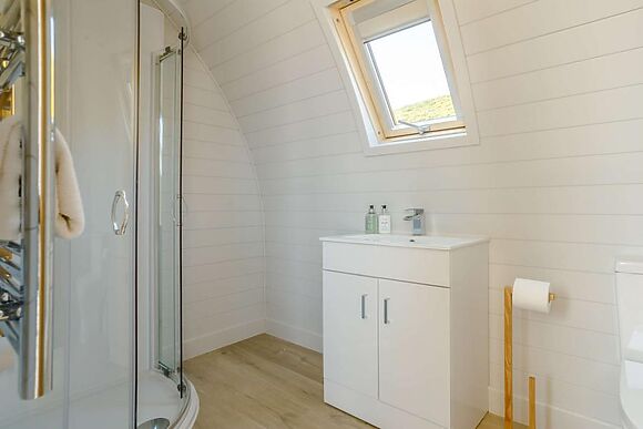 Highland Hot Tub Retreat 1