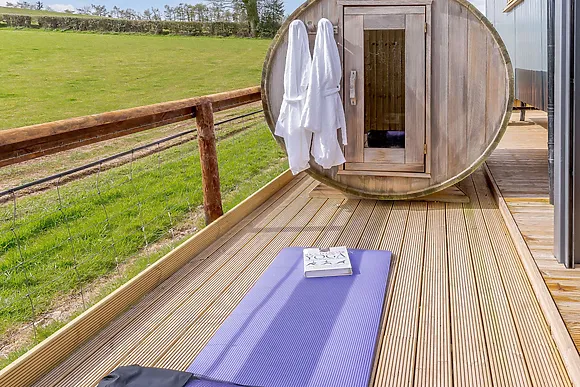 Finmia Sauna And Hot Tub