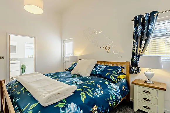 Lynwood Lodge The Log Cabin