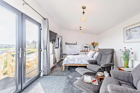 Lynwood Lodge The Garden Room