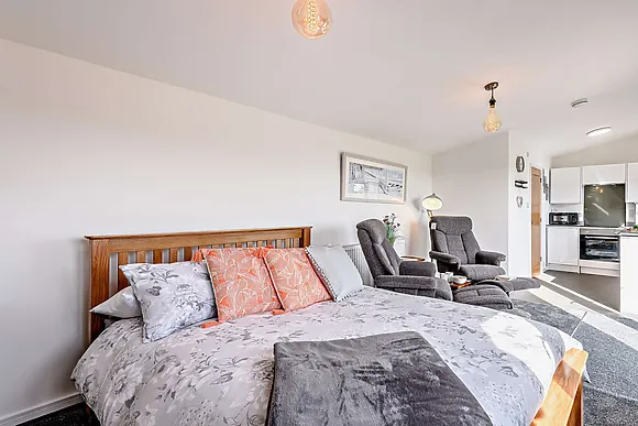 Lynwood Lodge The Garden Room