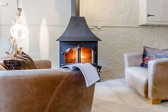 1-Bedroom Coach House in Deepdean