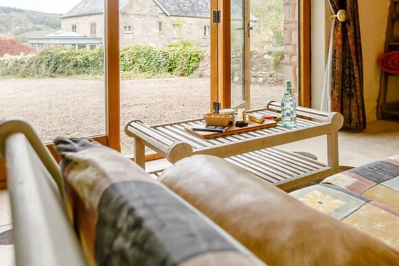 1-Bedroom Coach House in Deepdean