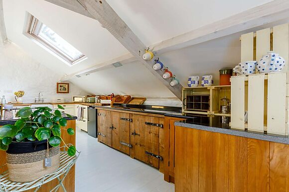 1-Bedroom Coach House in Deepdean