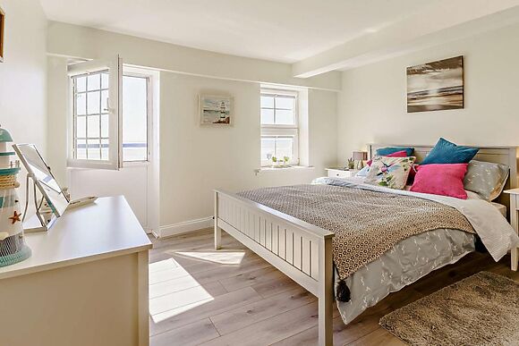 The Waterfront Pendine