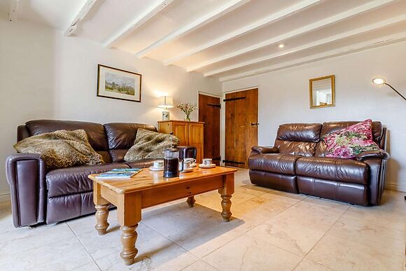 1 Pumphouse Cottages