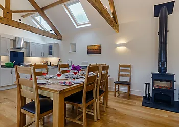 Enjoy meals with families and friends