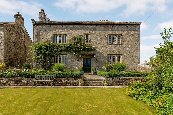 Gate Eel Farmhouse