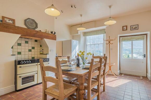 Dovedale Cottage