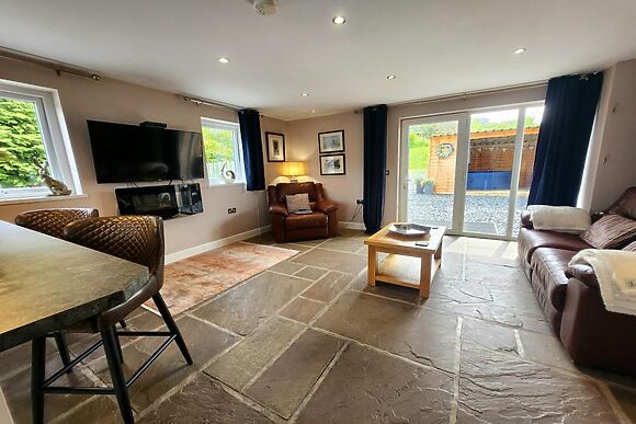 Bobby Lott Hall Cottage