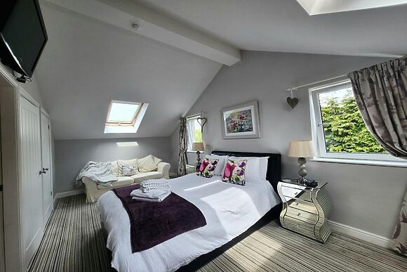 Bobby Lott Hall Cottage