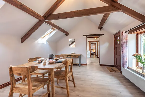 Lloft Stabl Cwm Bychan Bach