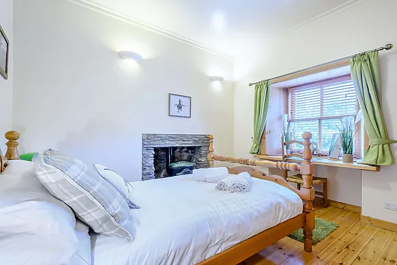 School House Dalavich