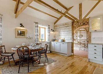 The Stables Churchill Park Farm