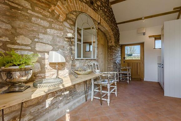 The Stables Churchill Park Farm