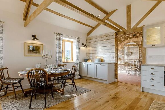 The Stables Churchill Park Farm