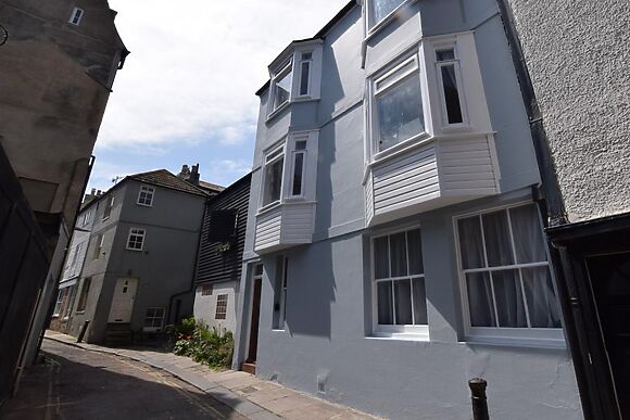 4 West Street