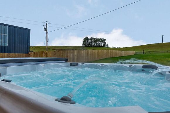 Blue Lins River Barn