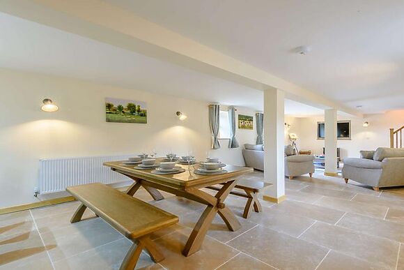 Blue Lins River Barn