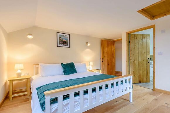 Blue Lins River Barn