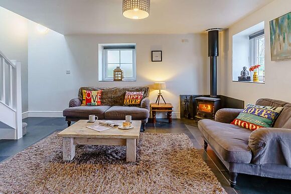 Nestled Away Birdsong Cottage