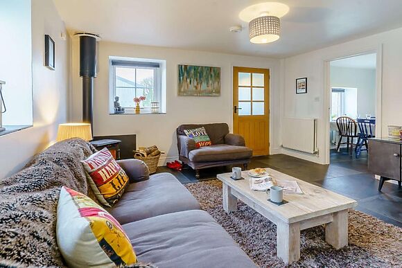 Nestled Away Birdsong Cottage