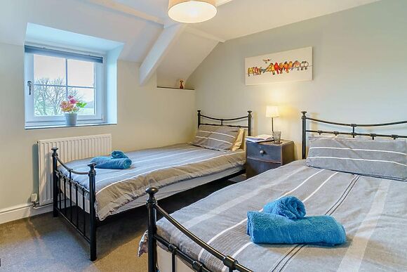 Nestled Away Birdsong Cottage