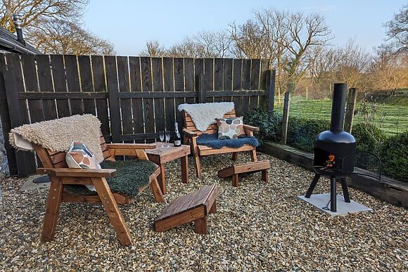 Nestled Away Birdsong Cottage