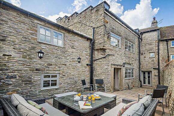 Harmby House