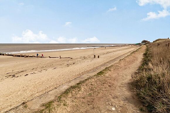 Middle Cottage Bacton