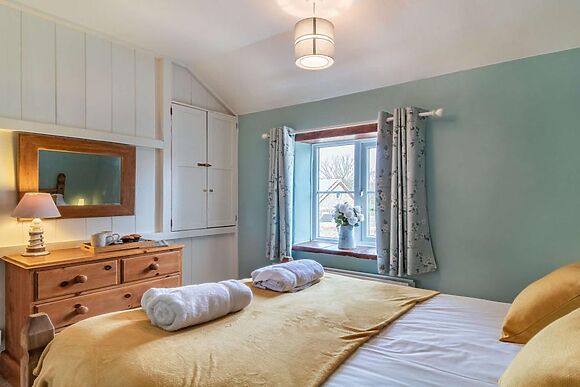 Middle Cottage Bacton