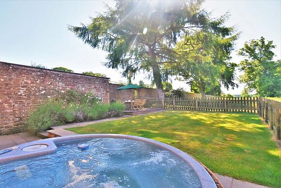 Kiri Cottage Edenhall Estate