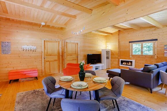 Acorn Cabin