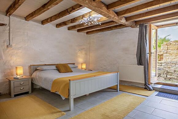 Duddlestone Farm Lambs View