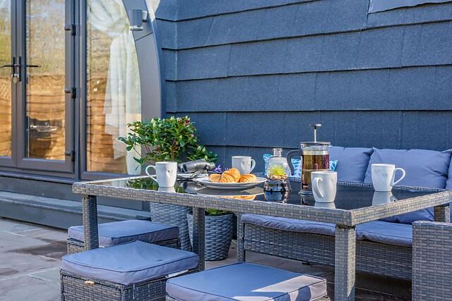 Rivers Edge Glamping Garden View