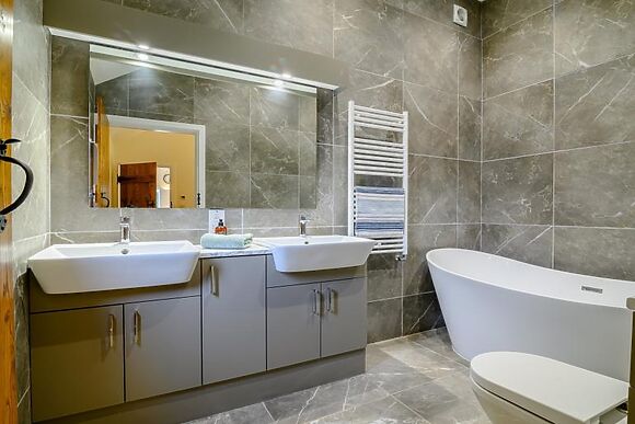 Osprey Gilestone Farm