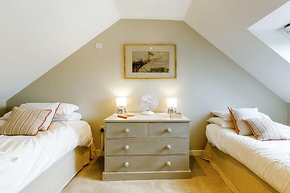 Tallet Barn East