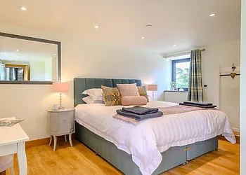 Super-king zip-and-link (can be made into a twin on request)