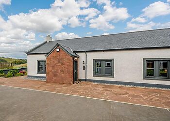 1 Lomond Courtyard