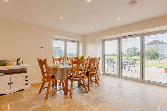 Coton Park Farm Barn