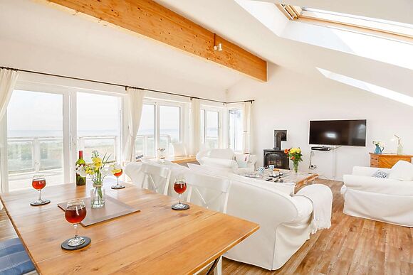 3-Bedroom House with Log Burner in Pwllheli