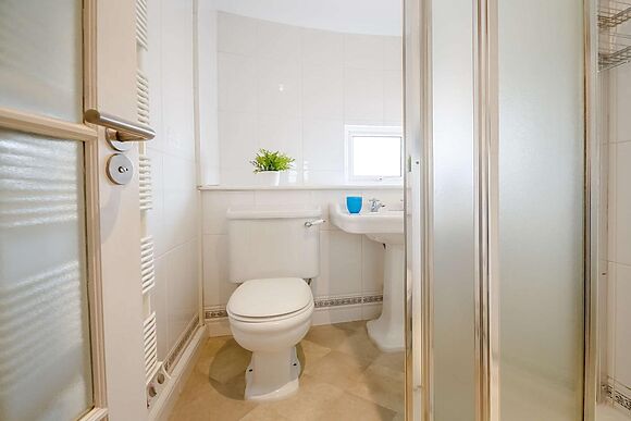 3-Bedroom House with Log Burner in Pwllheli