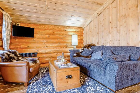 Rowan Tedstone Log Cabins