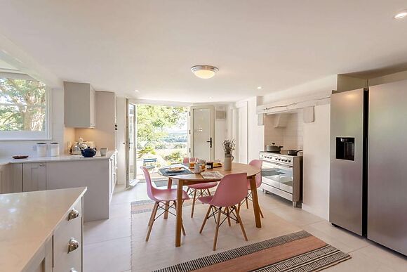 Knoll House