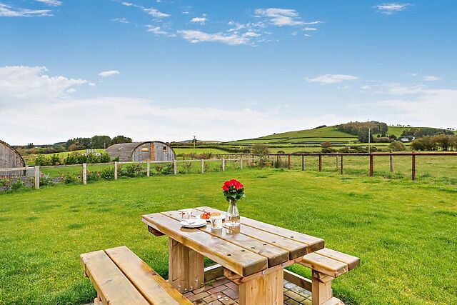 Yew Tree Hot Tub Hideaway