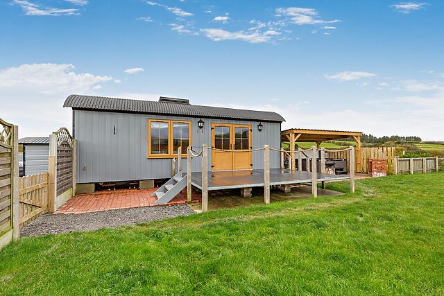 Elm Tree Hot Tub Hideaway