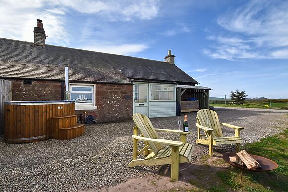 Gardeners Cottage Lunan Bay
