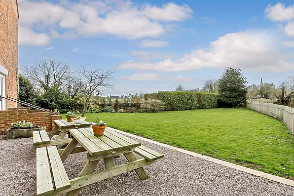 Ardens Court Farmhouse